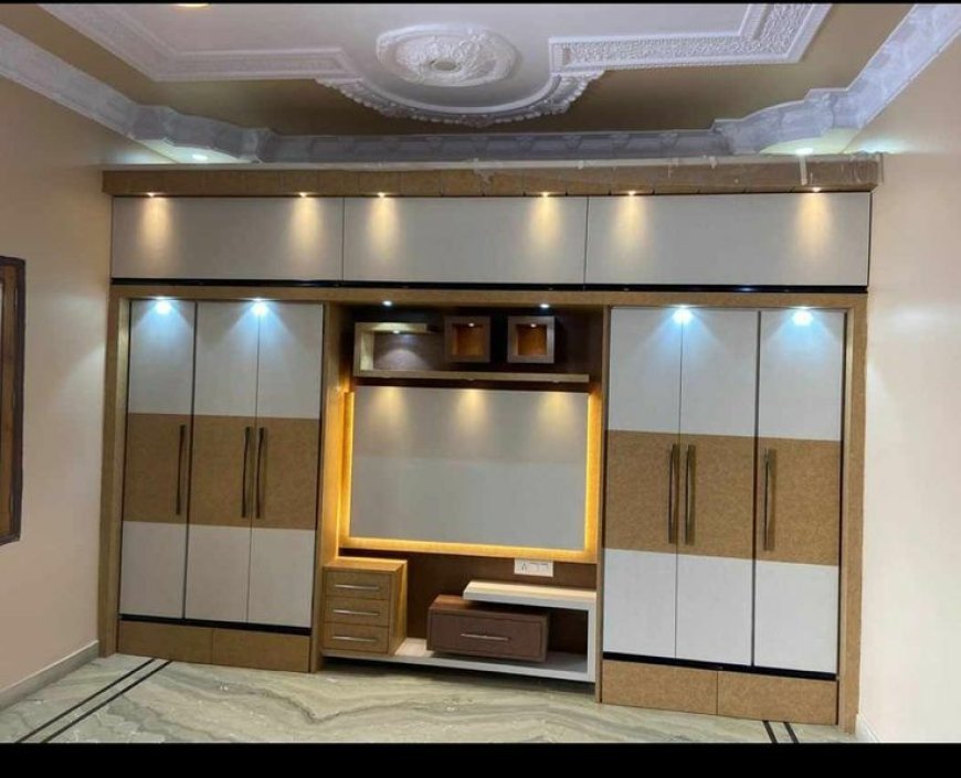 Best Wardrobe Design With White & Golden Laminate