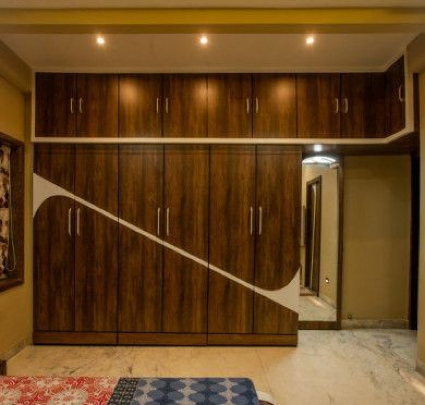 Best Wardrobe Design With Wooden Finish Laminate