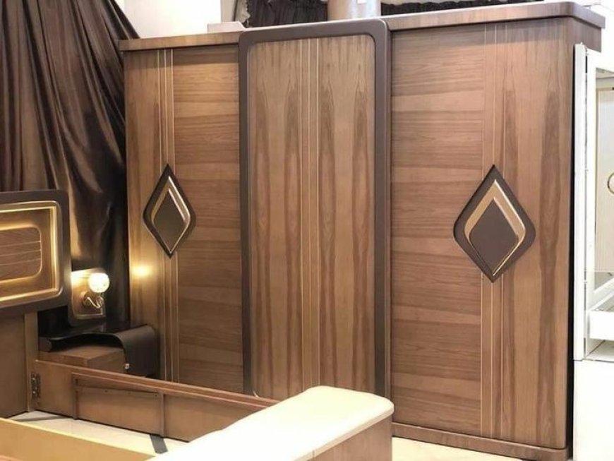 Best Wardrobe Design With Brown Wooden Finish Laminate