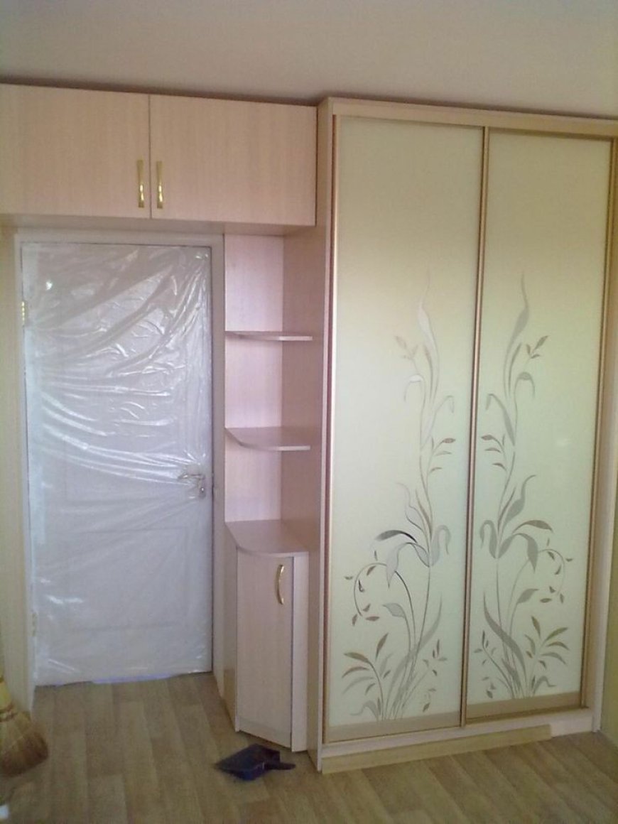 Best Wardrobe Design With Pink & White Glass Finish