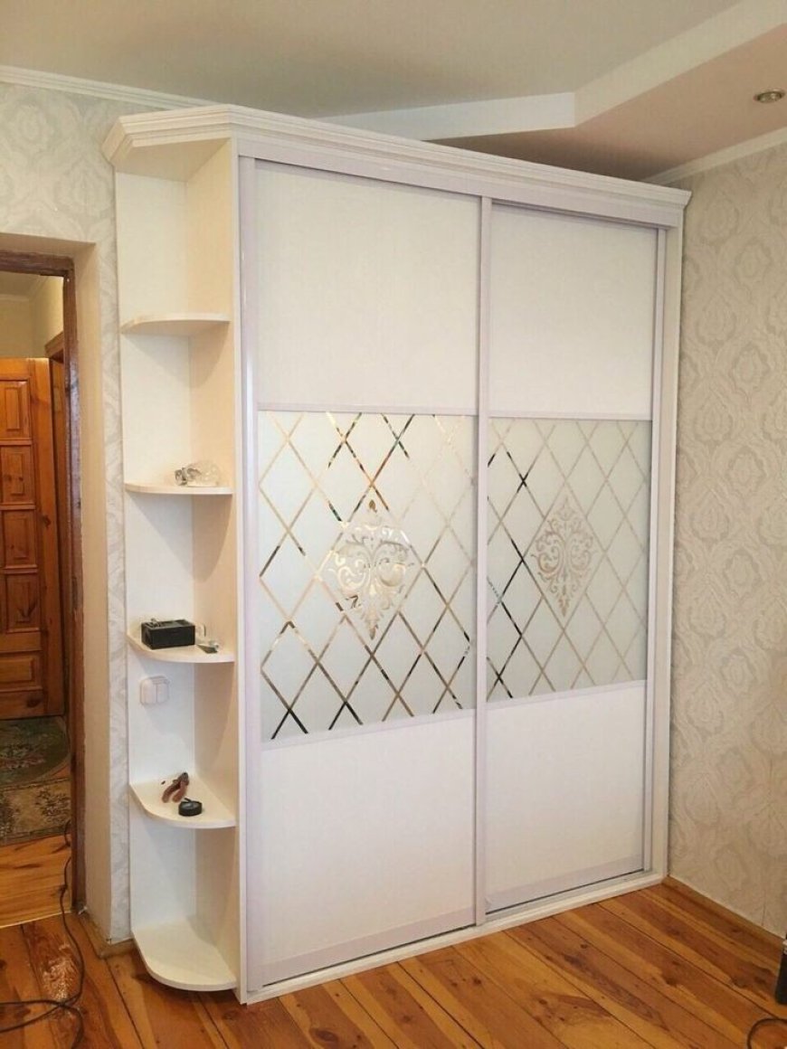 Best Wardrobe Design With White Color Laminate