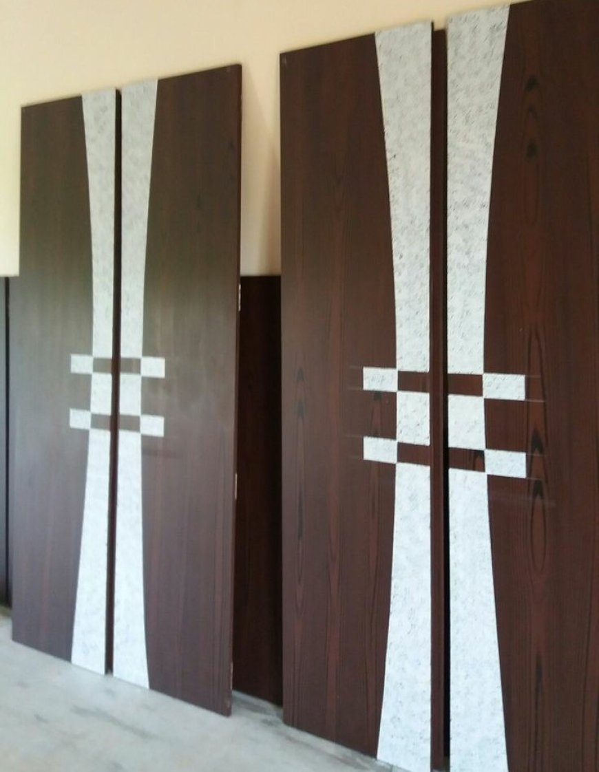 Best Wardrobe Design With Wooden Finish Laminate