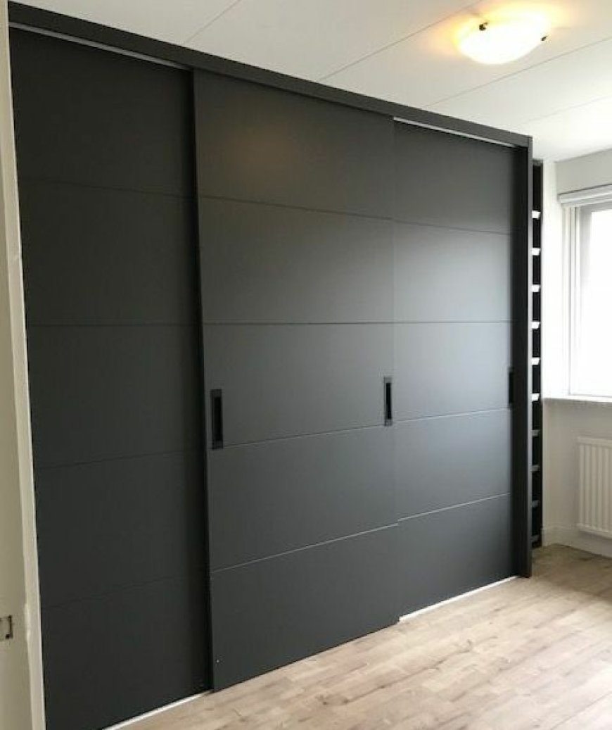 Best Wardrobe Design With Black Matt Finish Laminate